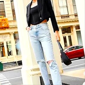✨PENDING✨DKNY Cropped Blazer Black